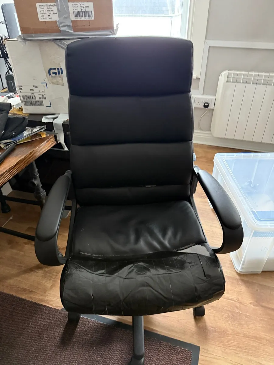 Office chair (free, acceptable shape) - Image 1