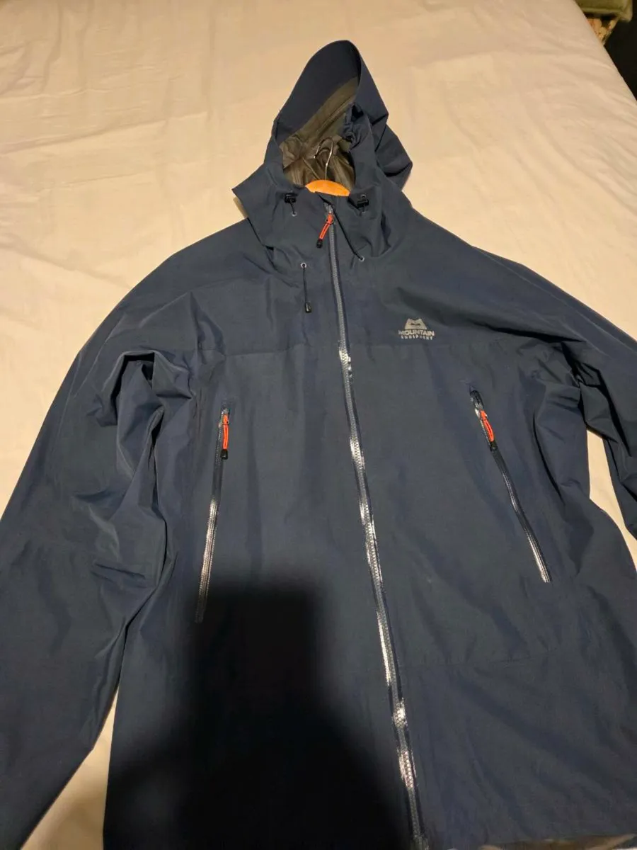 MOUNTAIN EQUIPMENT Xl - Image 1