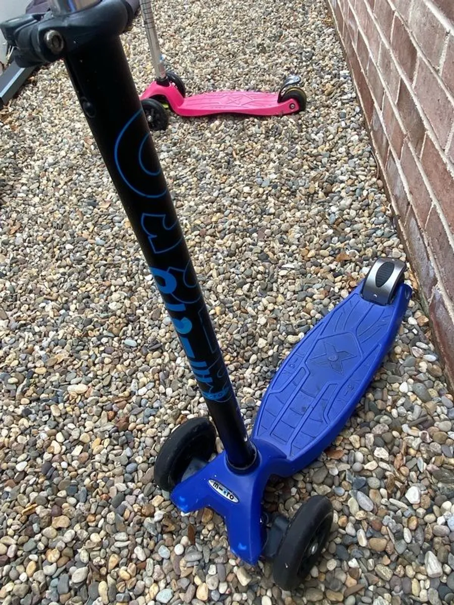 scooter maxi micro blue 7-12 years - Image 1