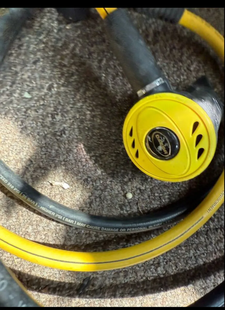 Scuba diving regulator set - Image 3