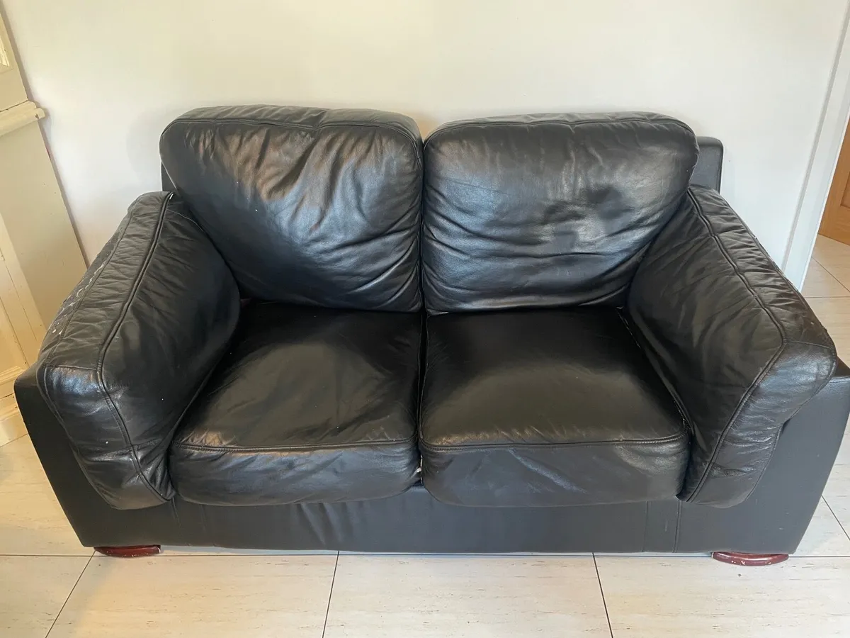 2 seater Couch - Image 1