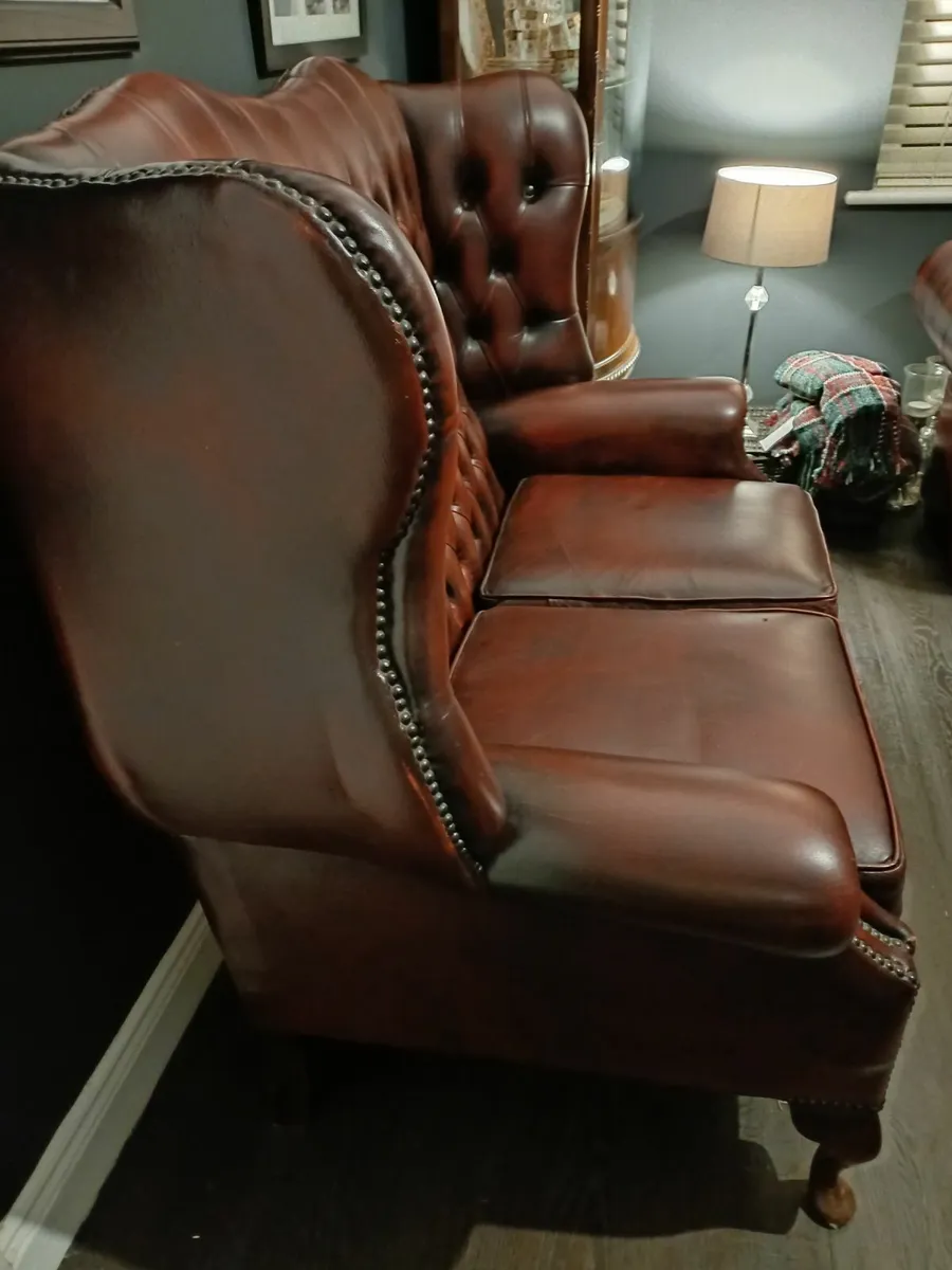 Chesterfield 2 seater Queen Anne style sofa - Image 2