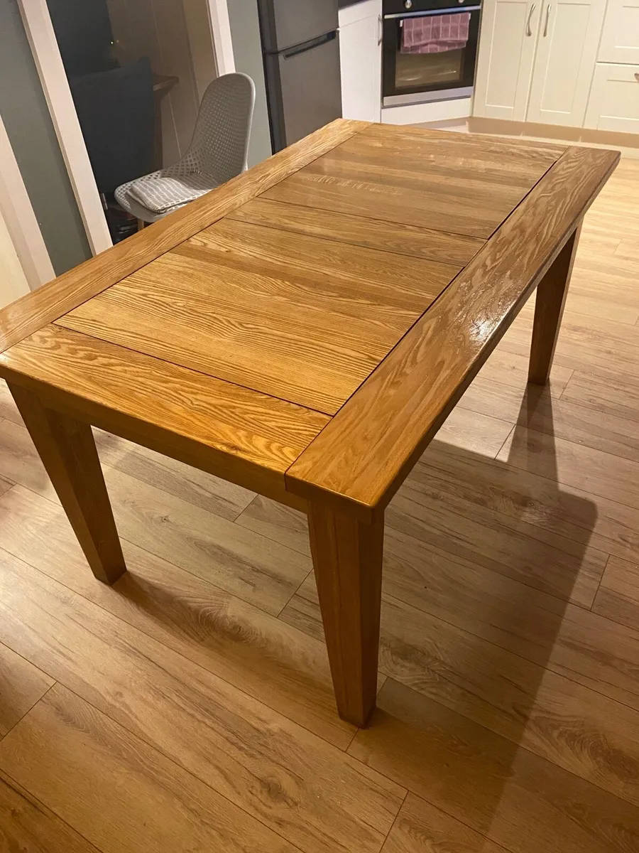 Oak dining table - Image 2