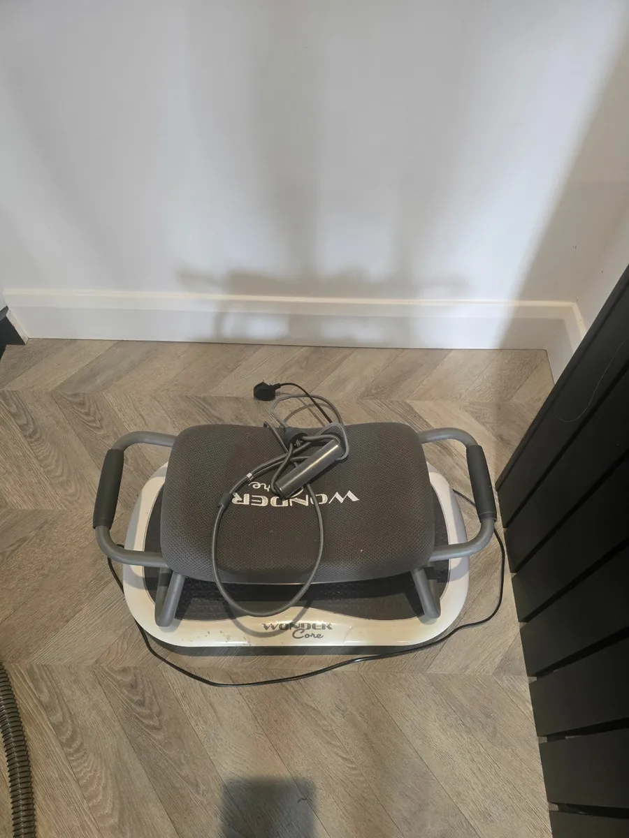 Rock N Fit Vibration Plate Trainer with Exercise S - Image 1