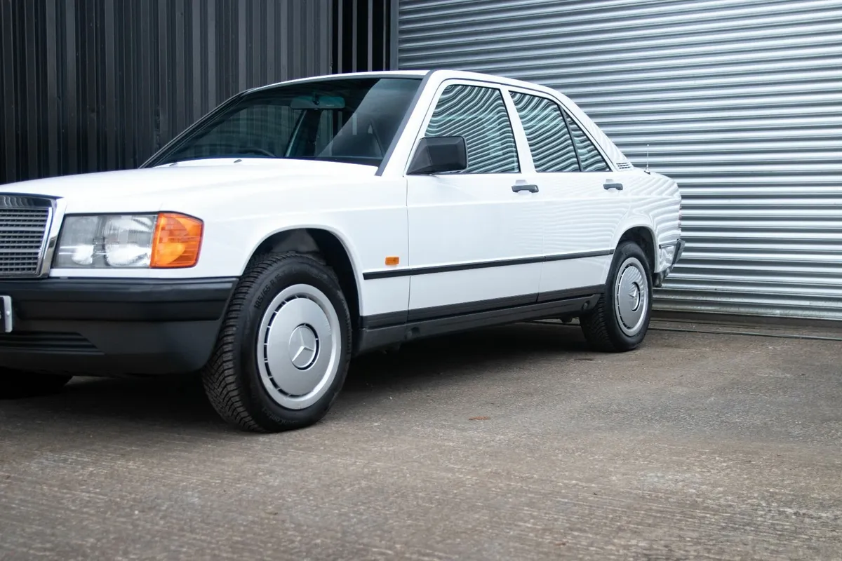 1986 Mercedes Benz 190E 2.0L Auto Great Condition - Image 3