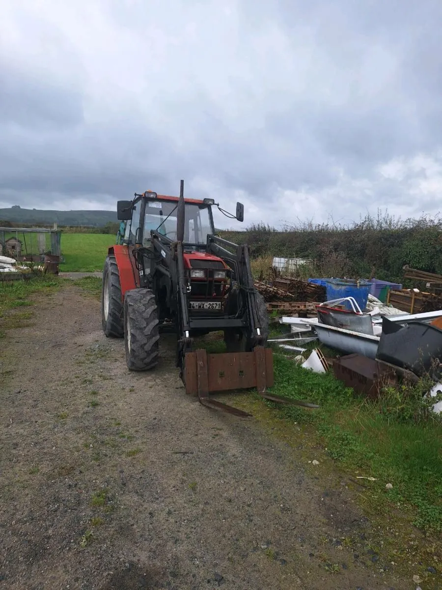CASE 4230 TRACTOR & LOADER - Image 1
