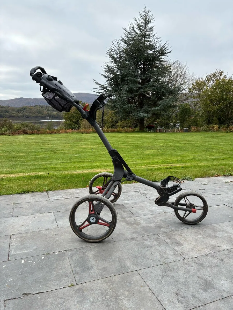 MOTOCADDY Golf Trolley - Image 1