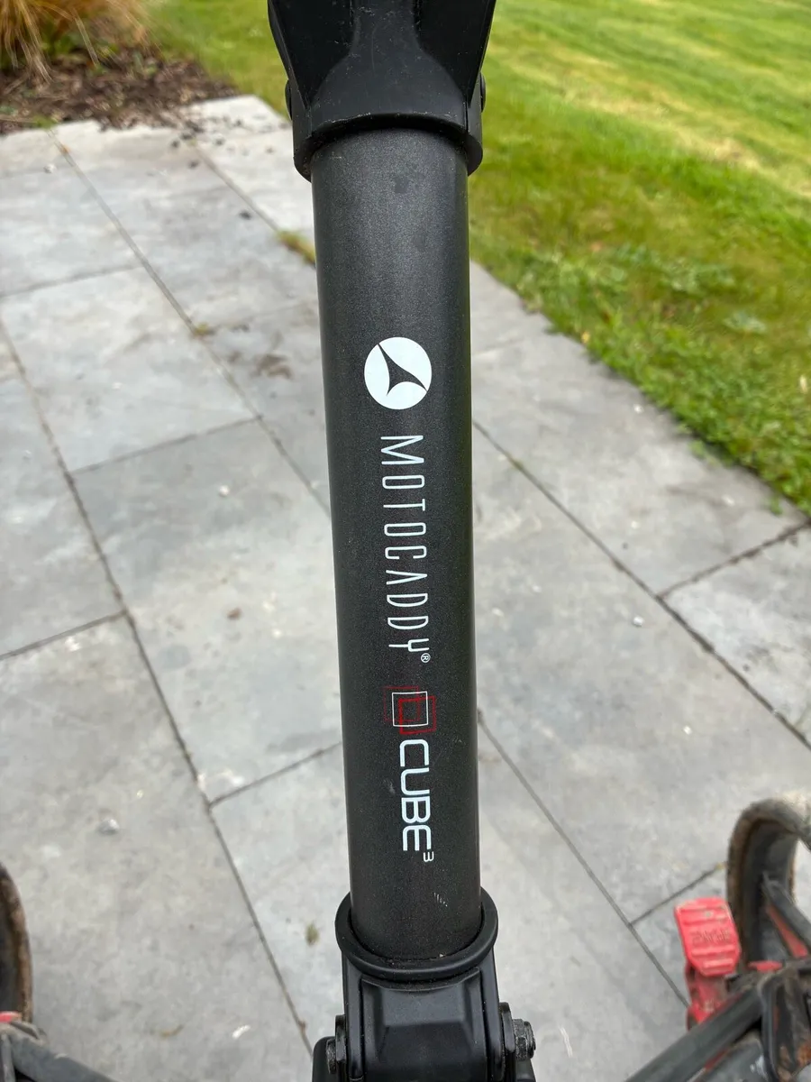MOTOCADDY Golf Trolley - Image 2