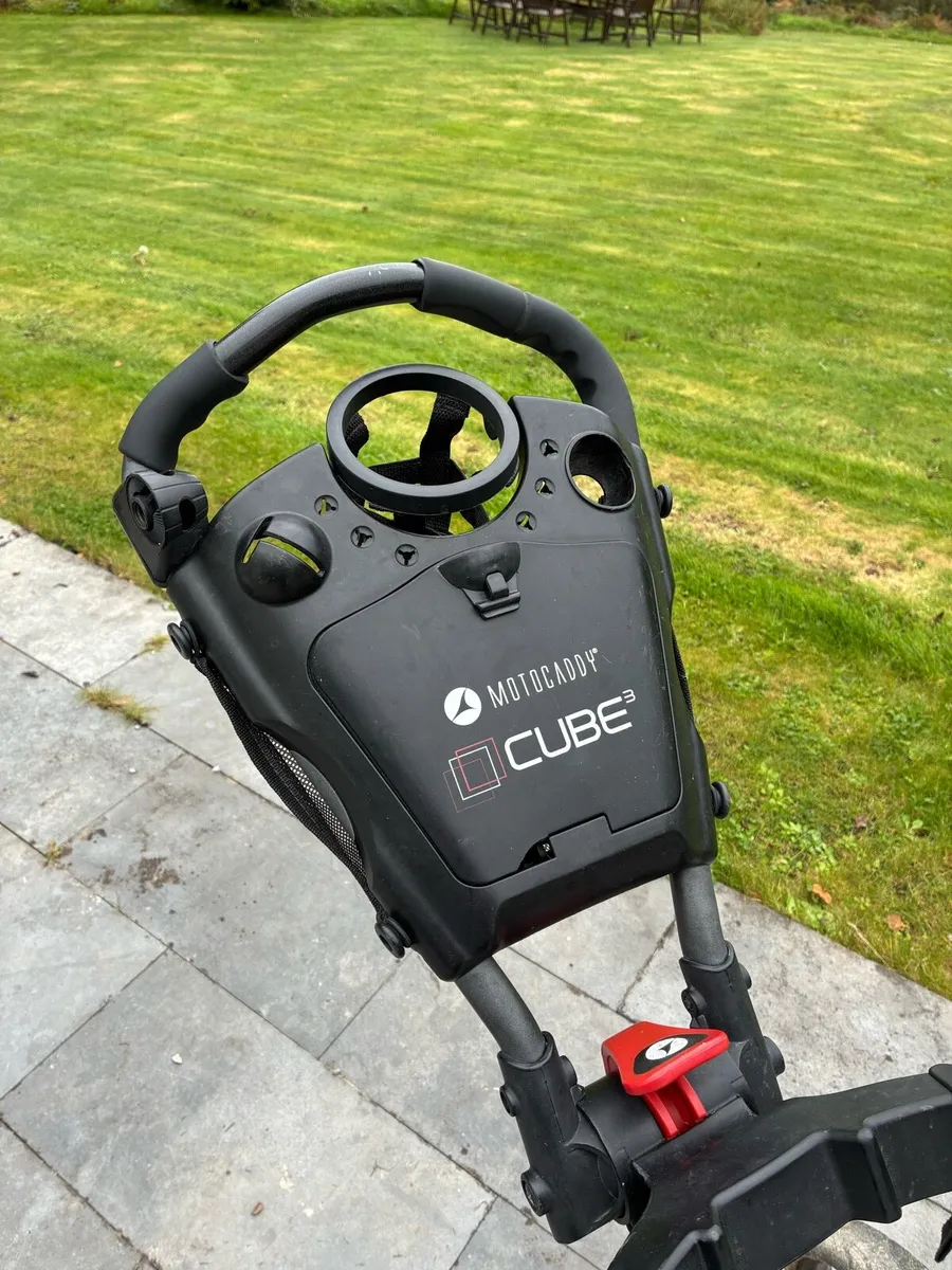 MOTOCADDY Golf Trolley - Image 3