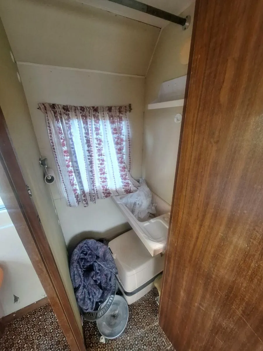 Vintage eccles caravan - Image 3