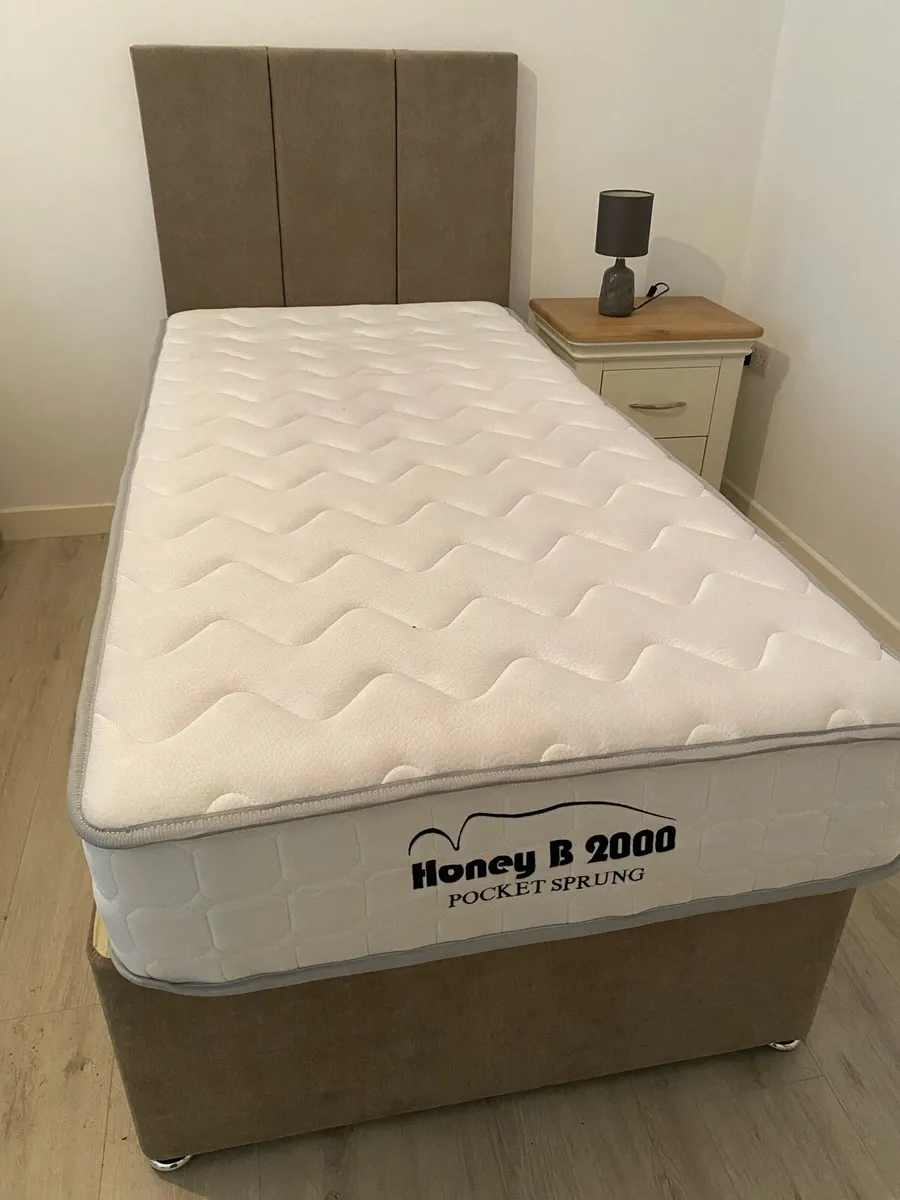 Single beds - Image 2