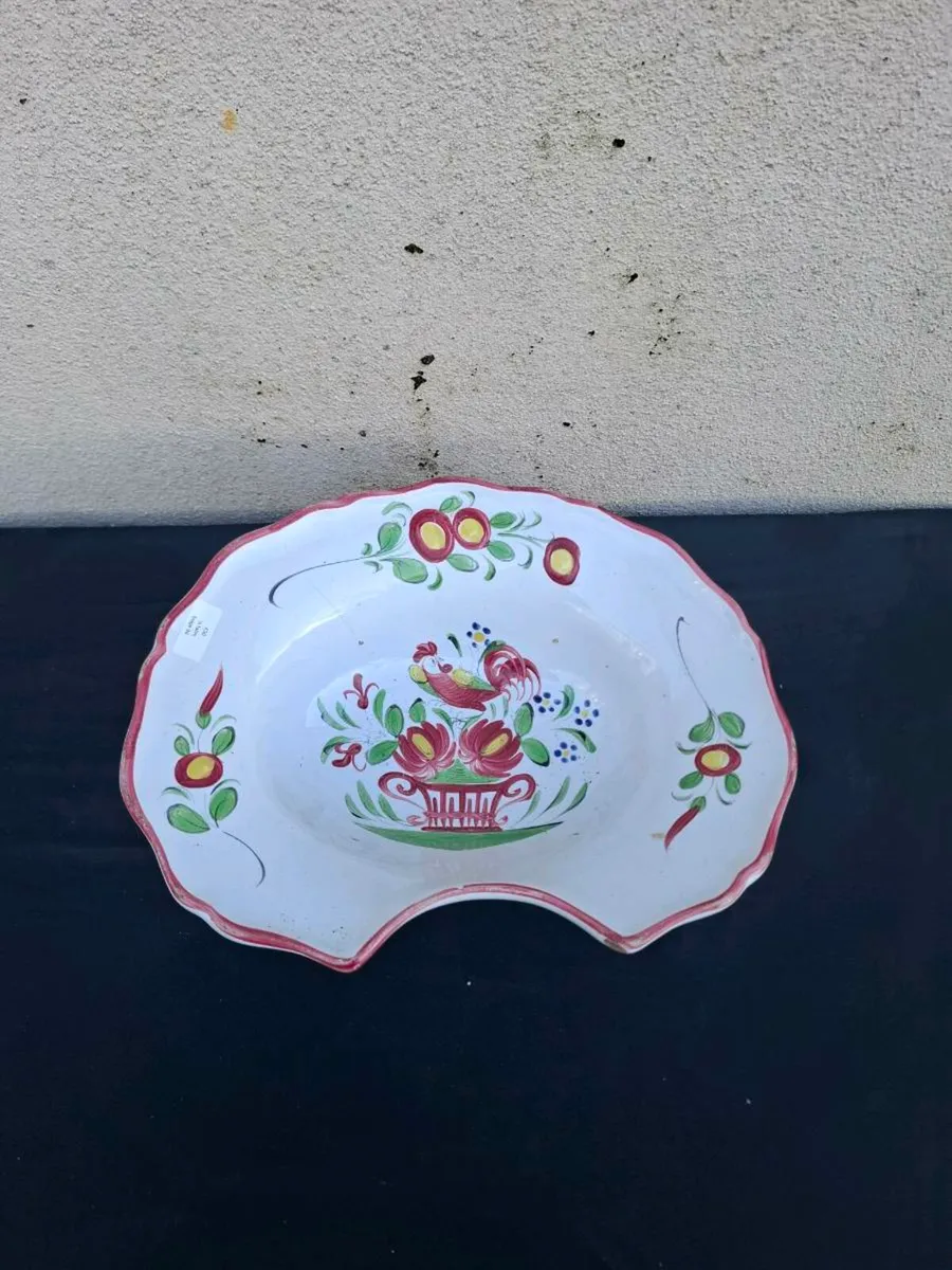 Old barber shaving bowl postage possible