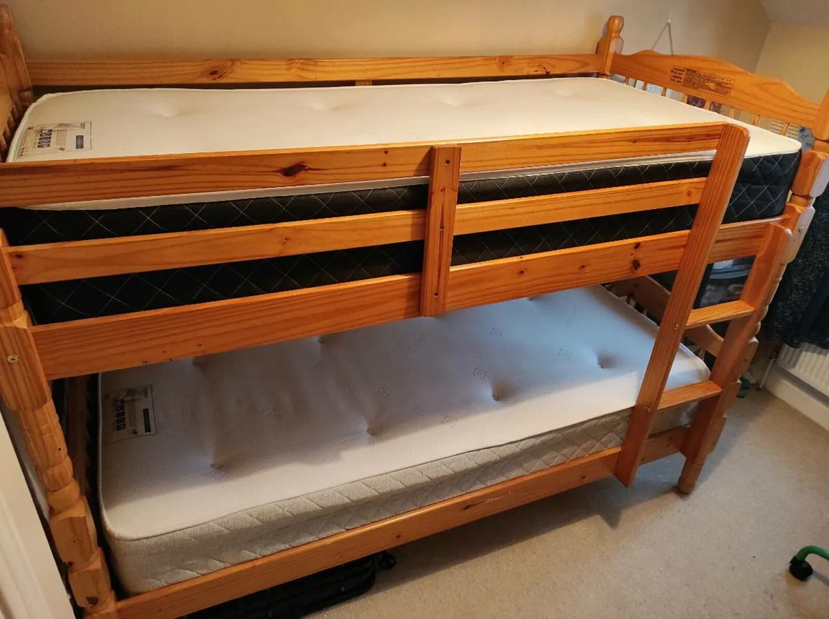 Bunk bed - Image 1