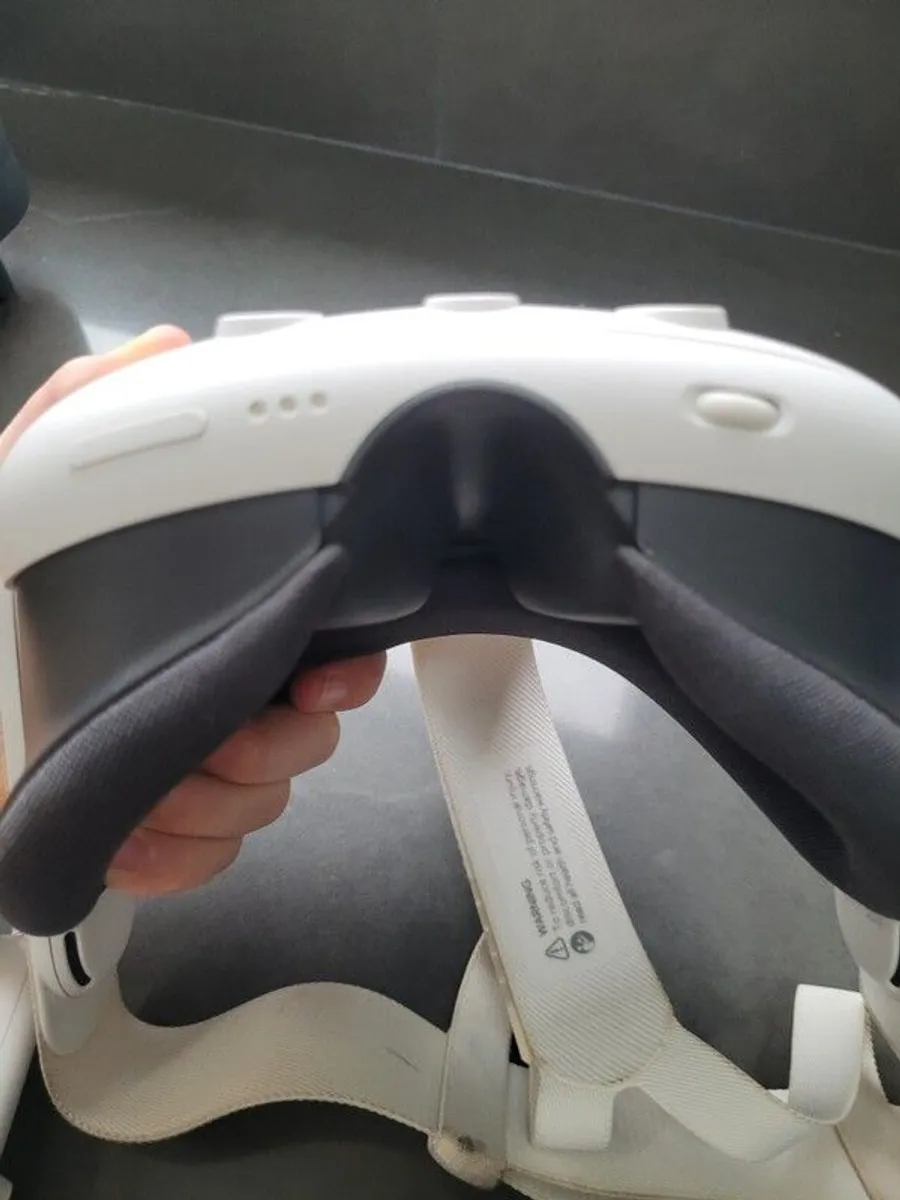 Meta Quest 3 VR Headset - Image 3