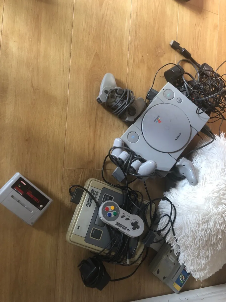 Play station & Super Nintendo - Image 1
