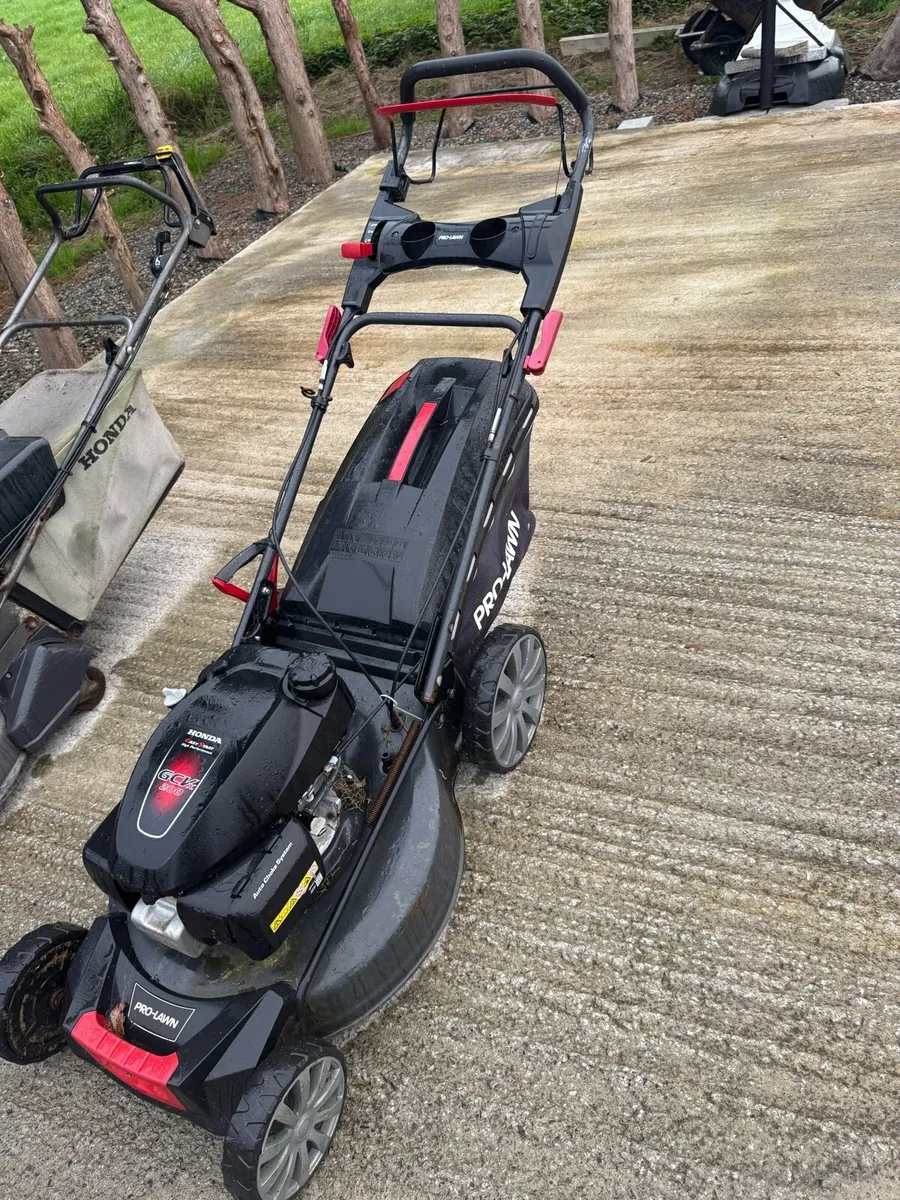 2 Honda lawnmower - Image 2