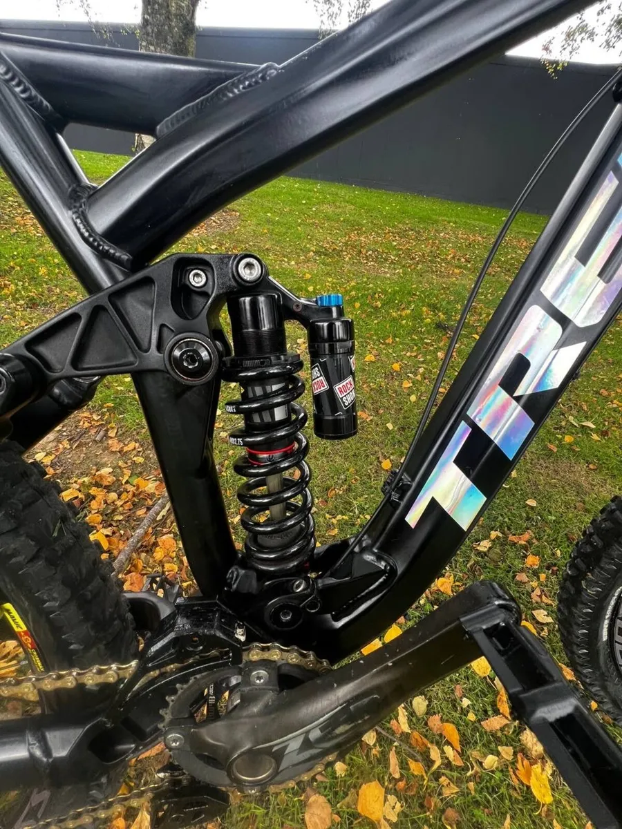Downhill bike - Image 2