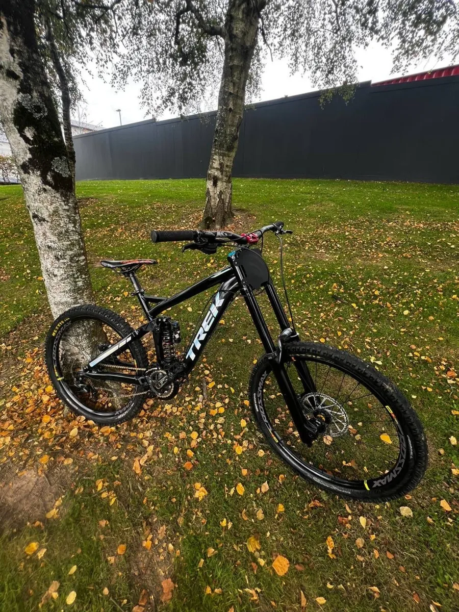 Downhill bike - Image 3