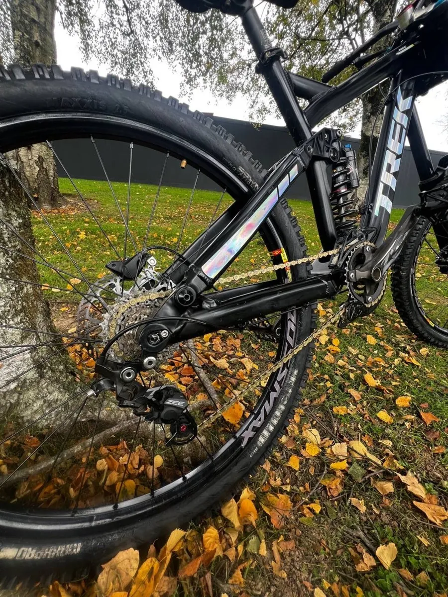 Downhill bike - Image 4