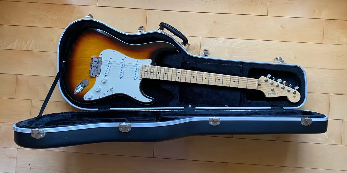 Fender Stratocaster American Standard - Image 1