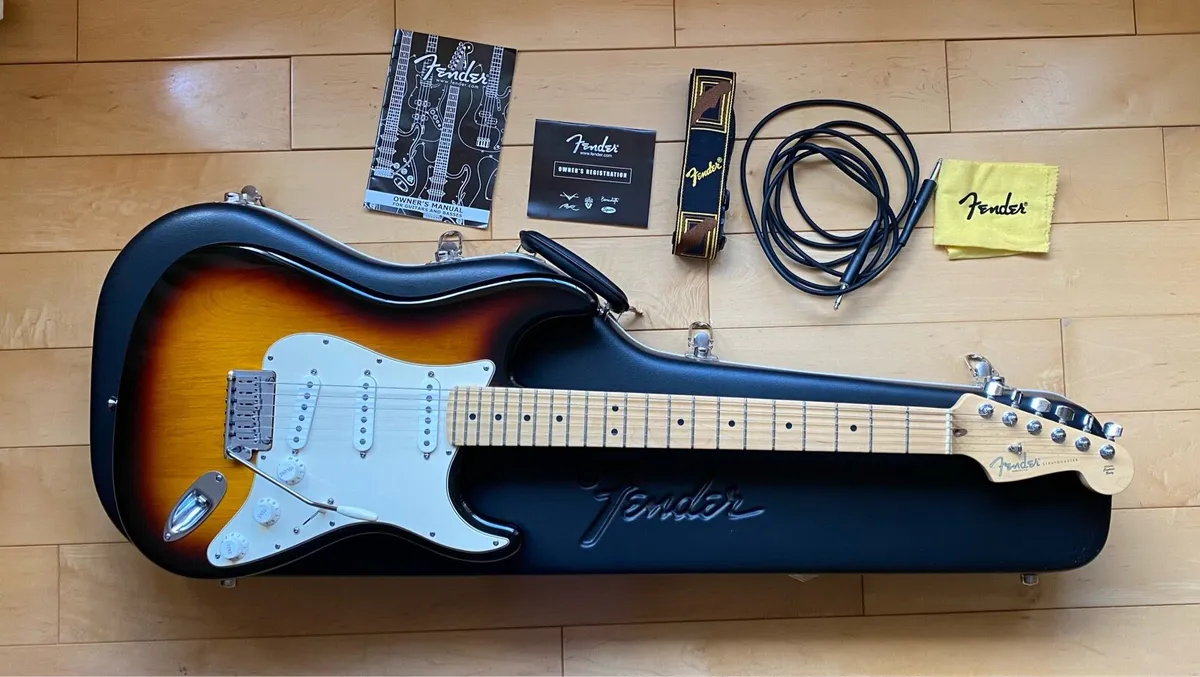 Fender Stratocaster American Standard - Image 2