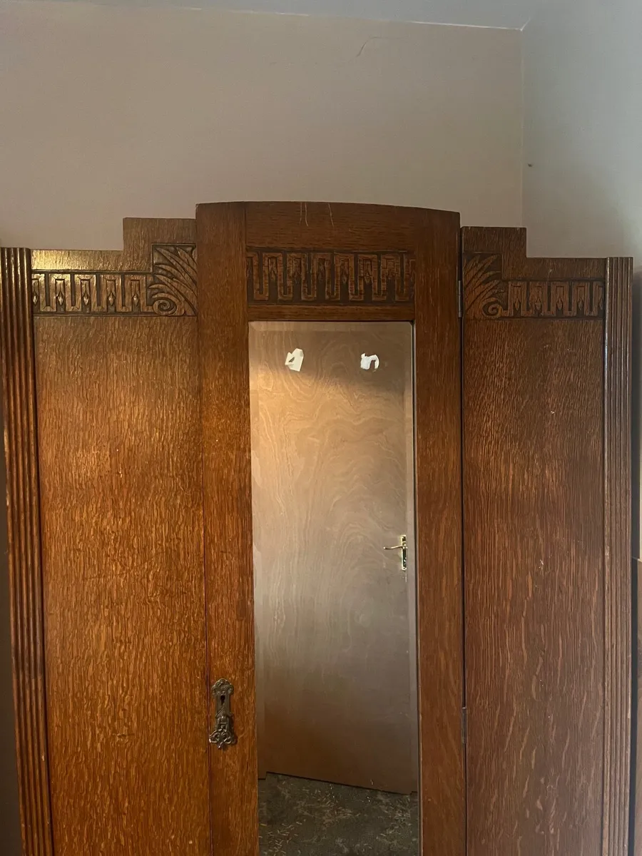 Antique wardrobe - Image 2