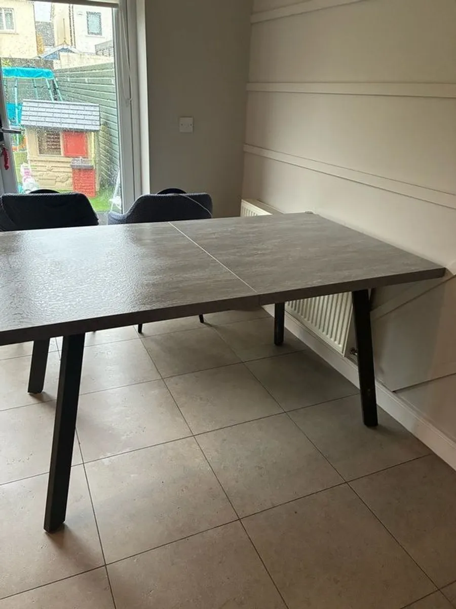 1.6m extendable light grey dining table - Image 1