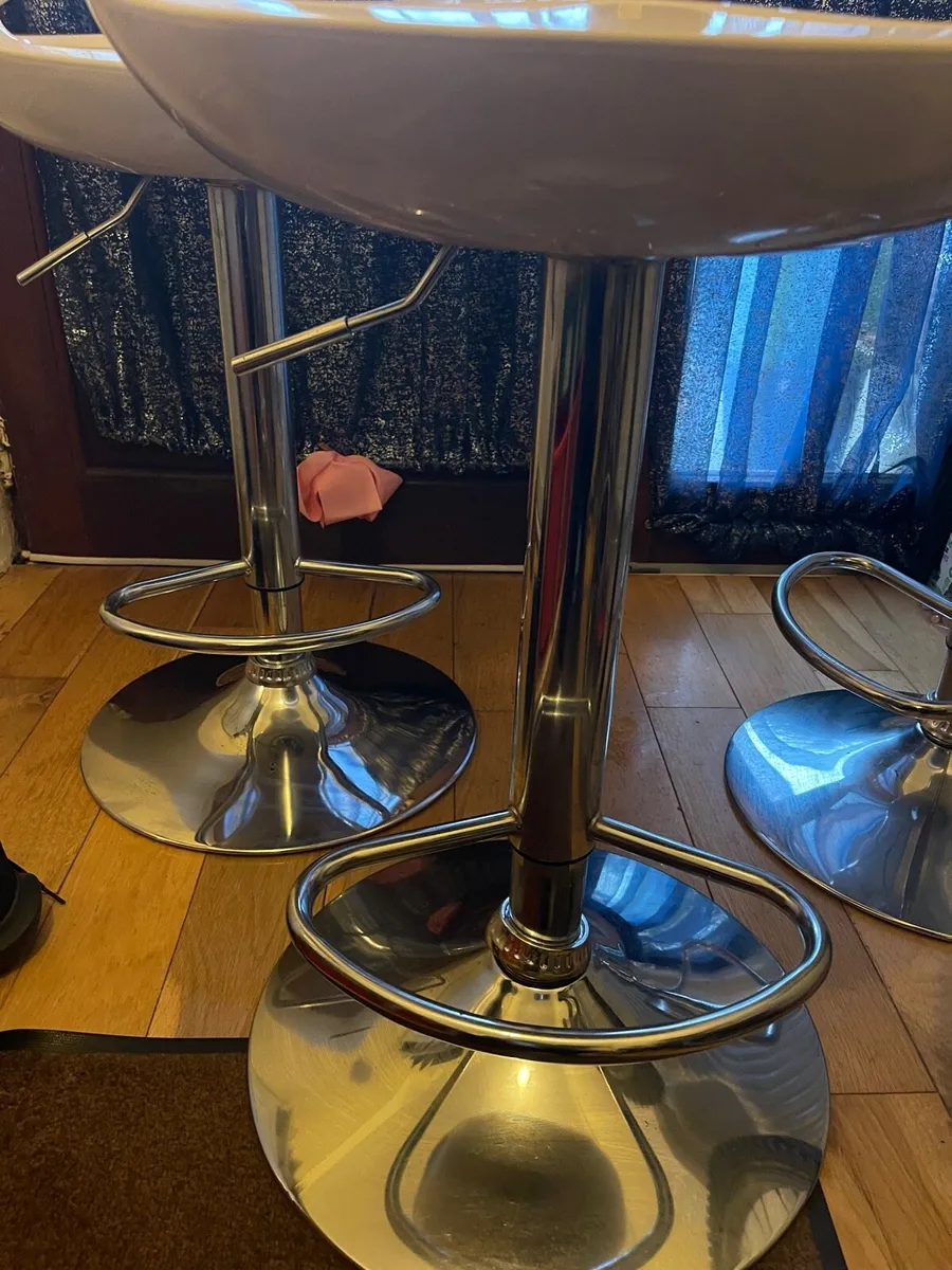 3 bar chairs - Image 3