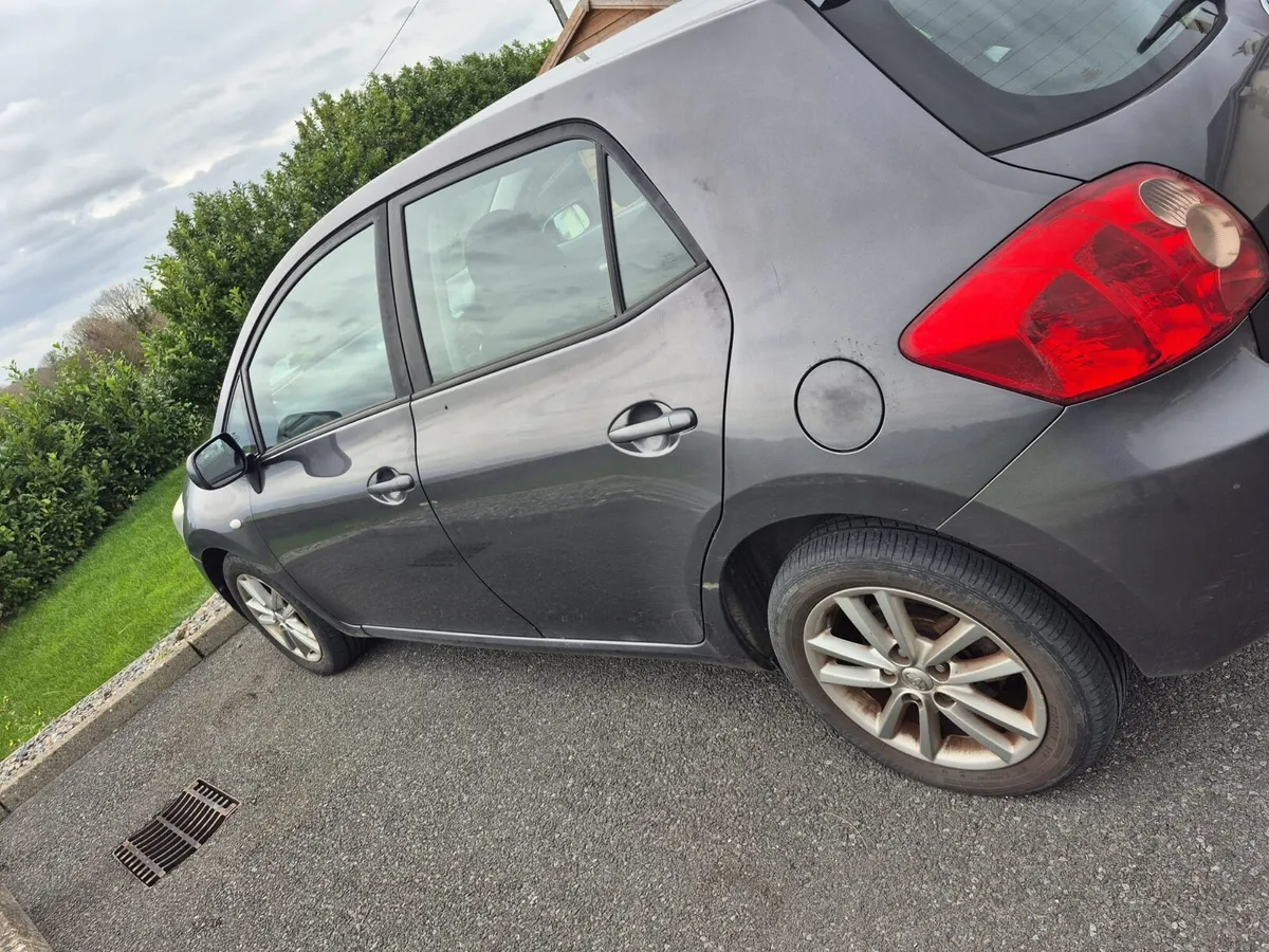 2010 Toyota Auris - Image 3