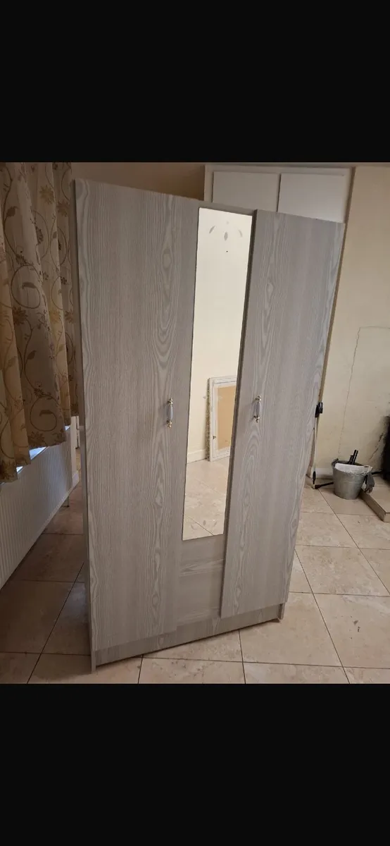 Wardrobe - Image 2