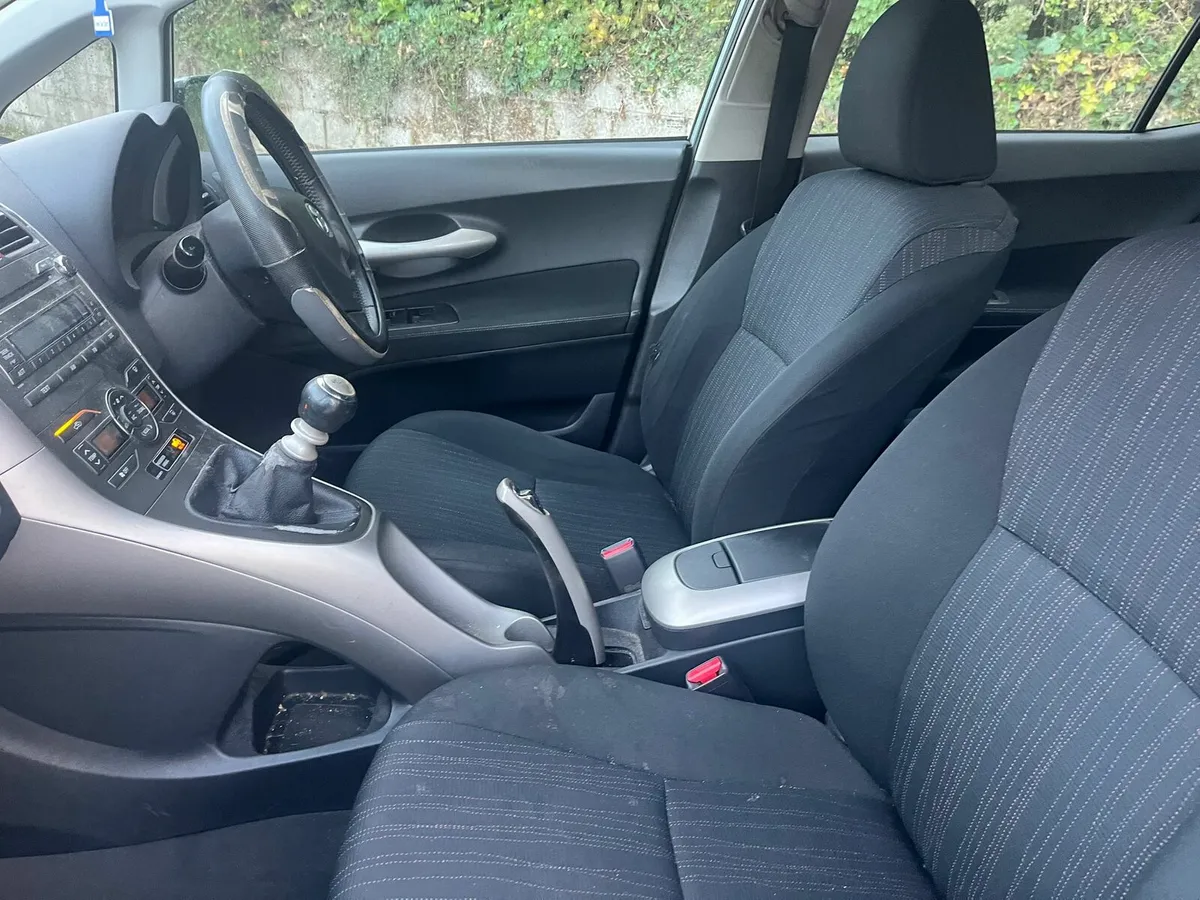 Car - Image 3