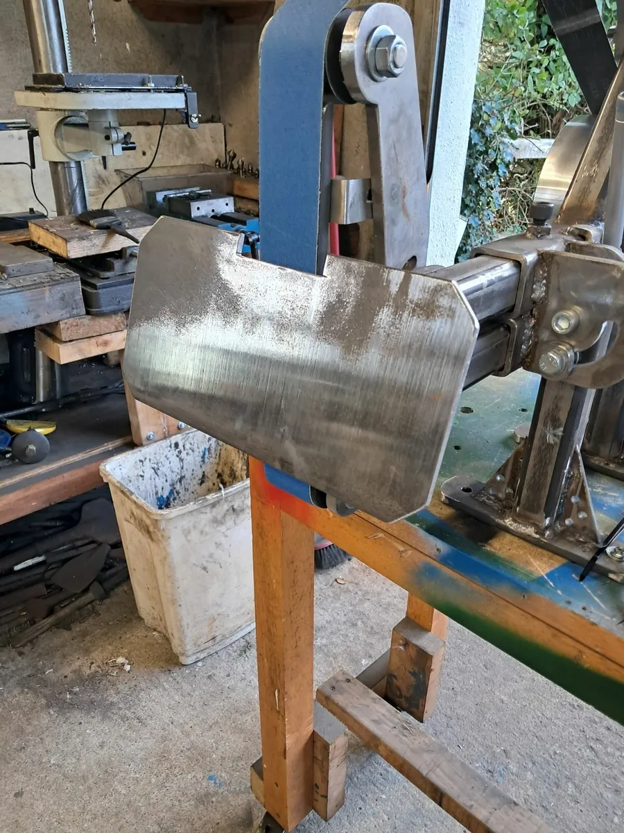 Blacksmith forge and grinder - Image 4