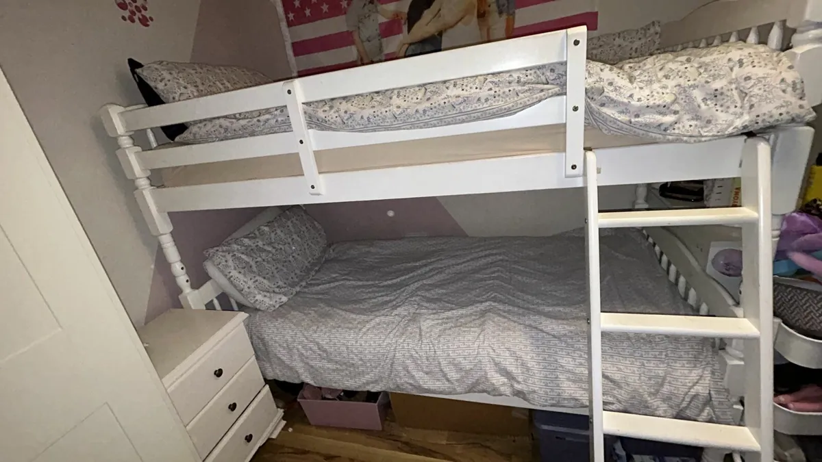 Bunk beds - Image 1