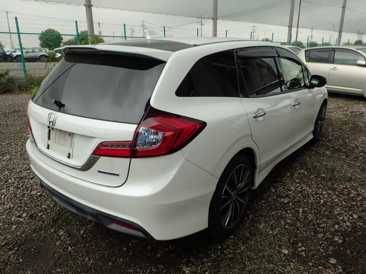 2016 Honda Jade 1.5 Hybrid 6 Seater - Image 3