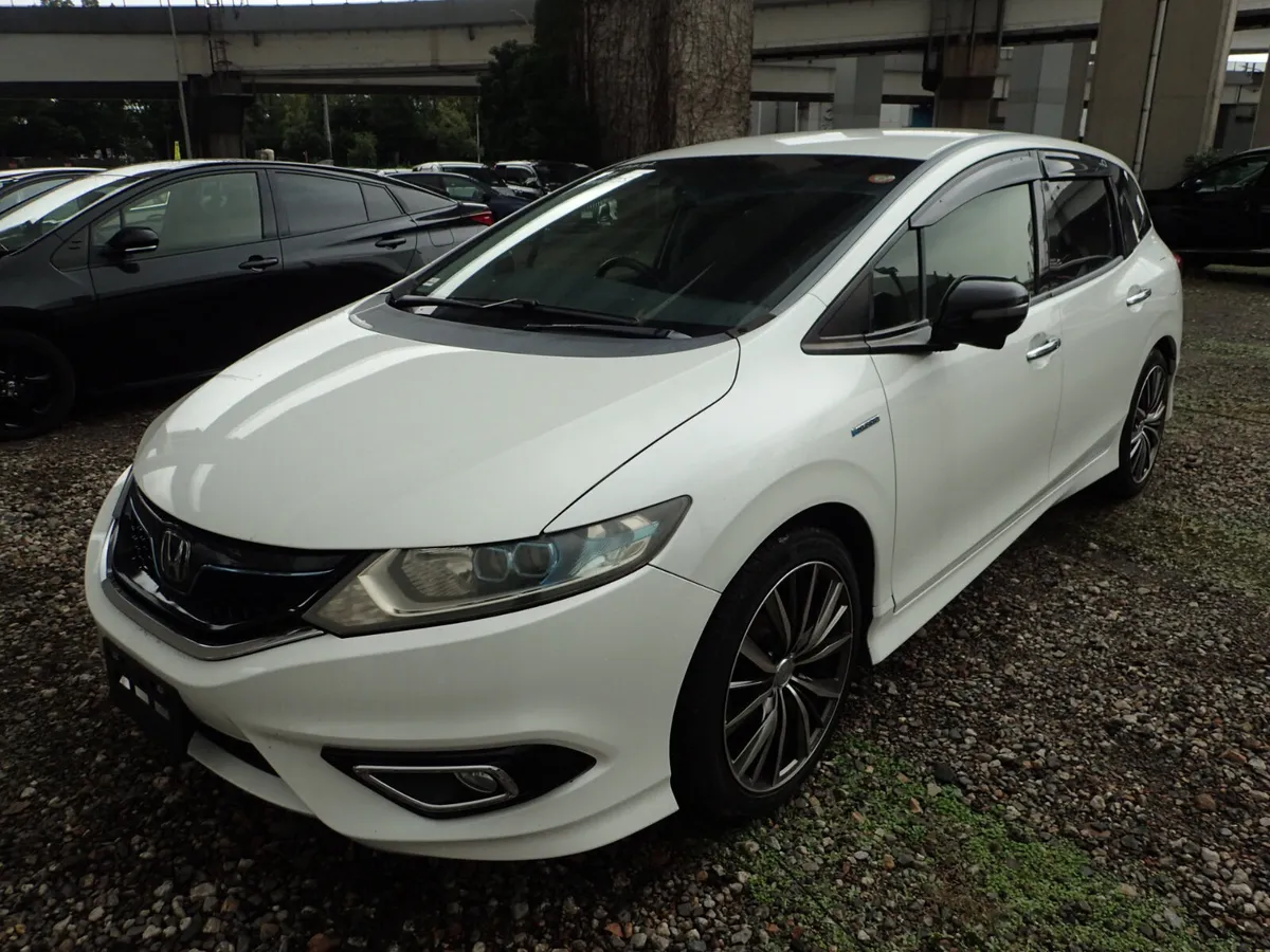 2016 Honda Jade 1.5 Hybrid 6 Seater - Image 1