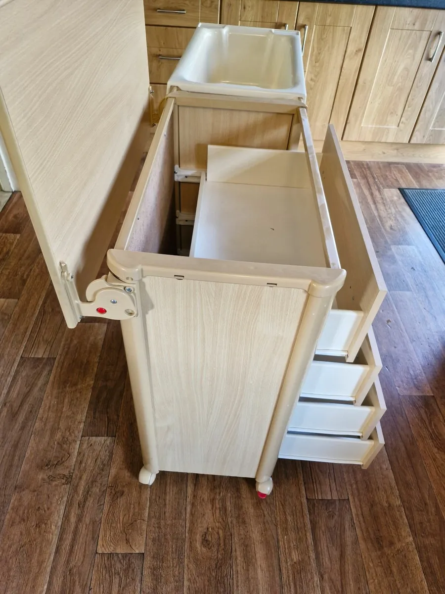 "Brevi" baby centre. - Image 1