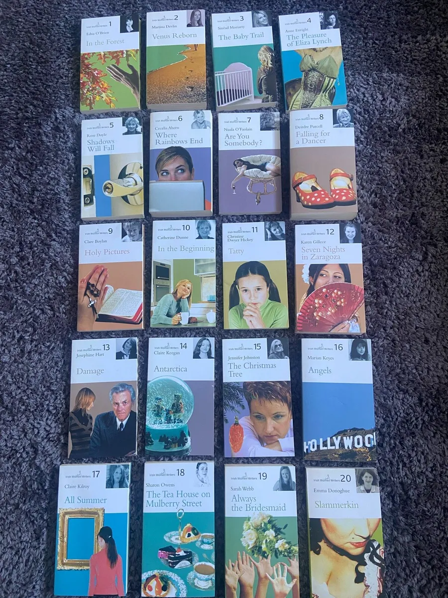 Selection of books - Image 1