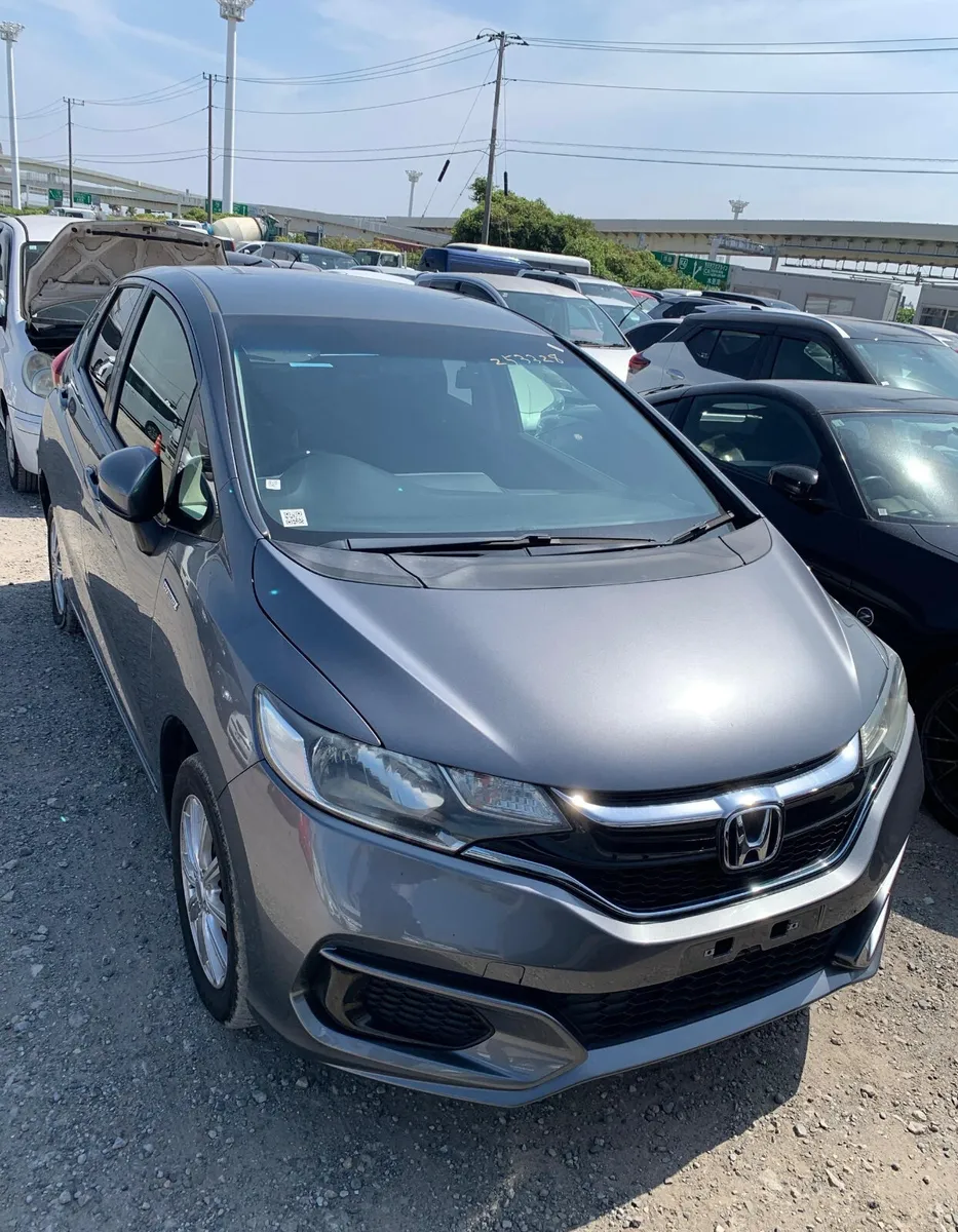 2018 Honda Fit 1.5 Hybrid - Image 2
