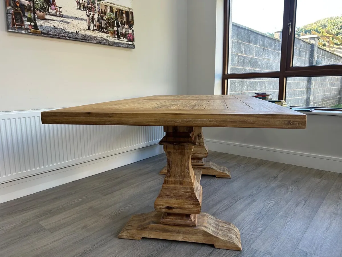 Dining table - Image 1