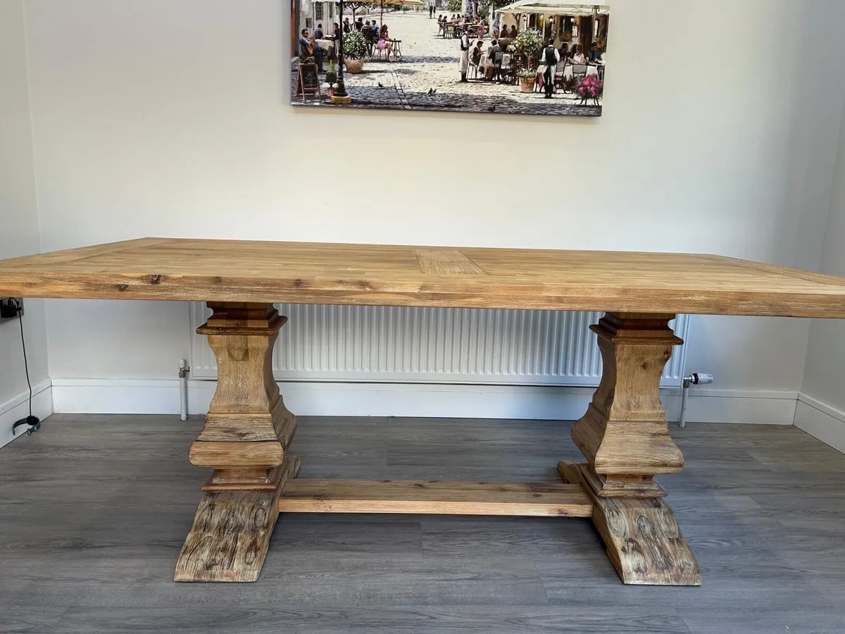 Dining table - Image 2