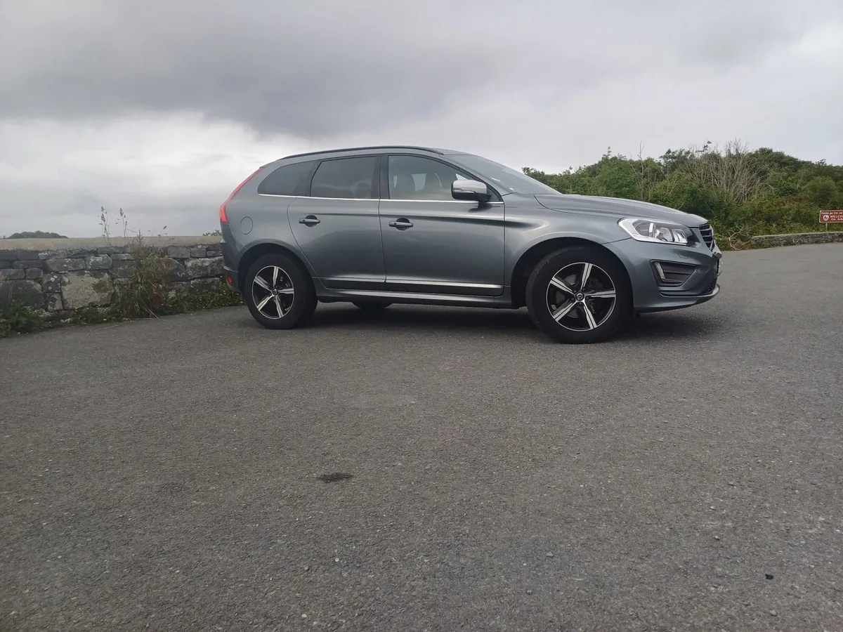Volvo XC60 2017 - Image 2