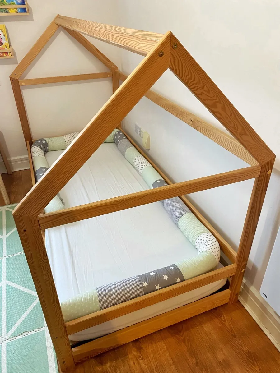 Montessori House Floor Bed - Image 1