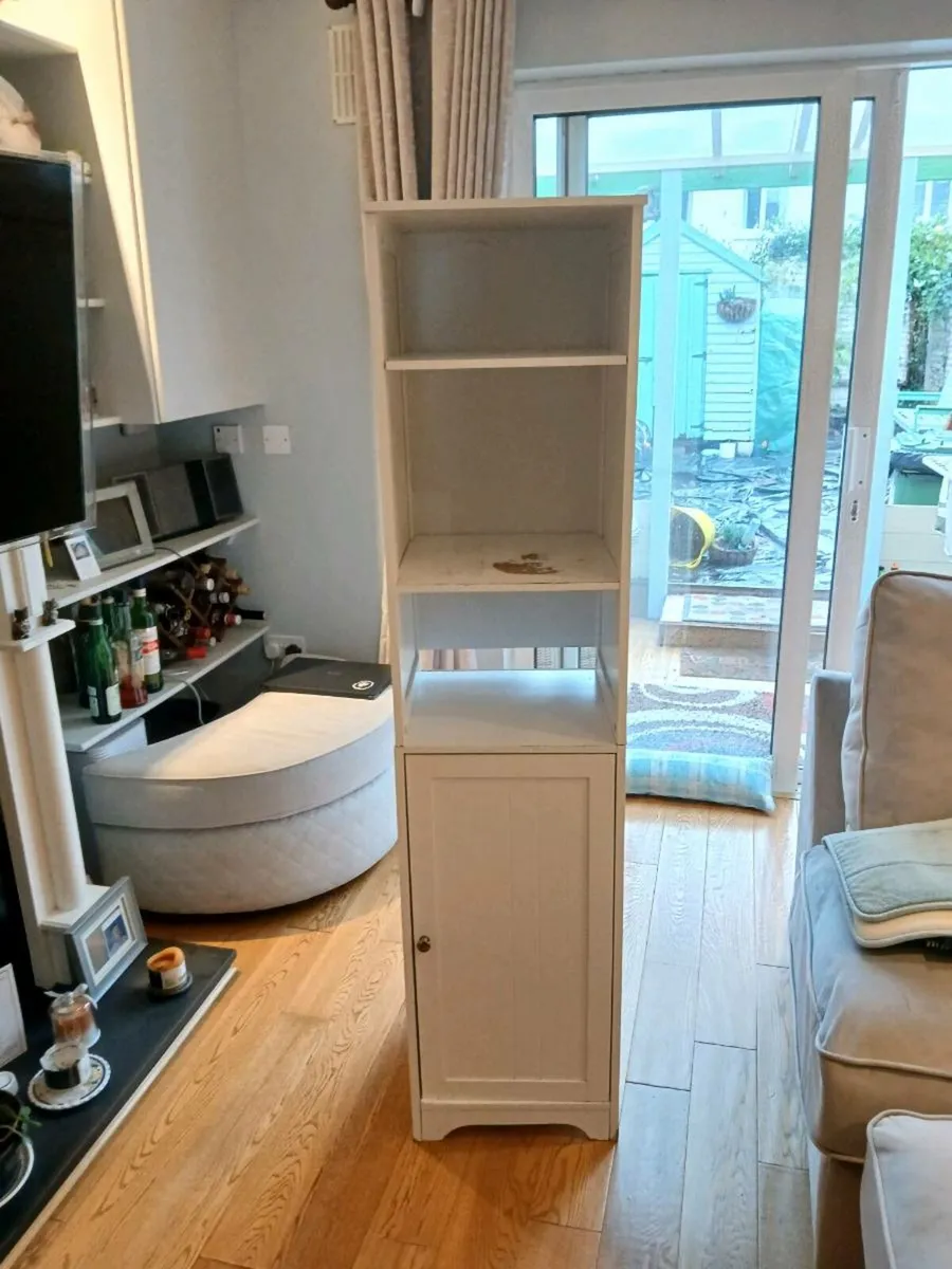 Cabinet - Image 1