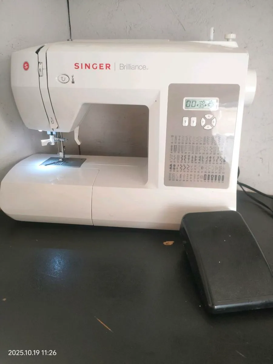 Sewing machine - Image 1