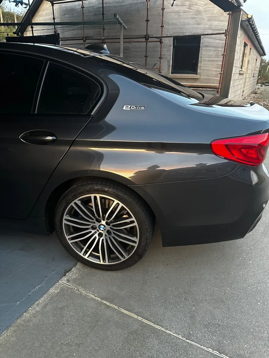 BMW 5-Series 2019 - Image 4