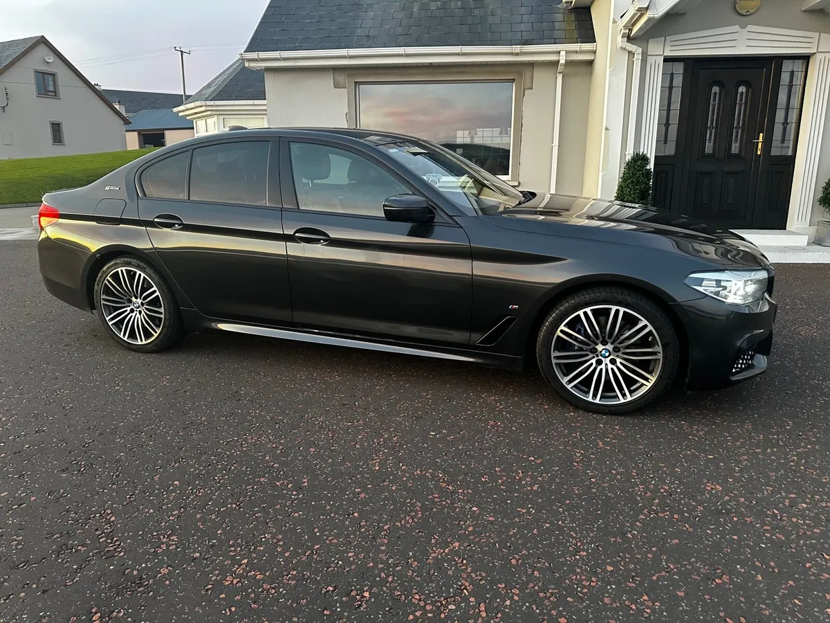 BMW 5-Series 2019 - Image 2