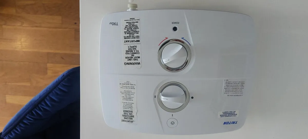 Triton T90sr shower - Image 1