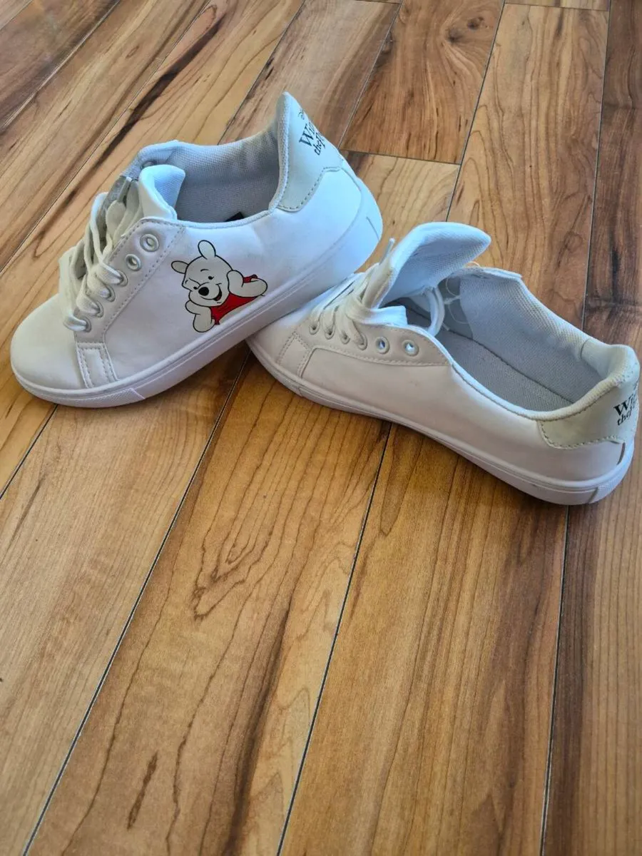 Ladies/ Girls sneakers - Image 2