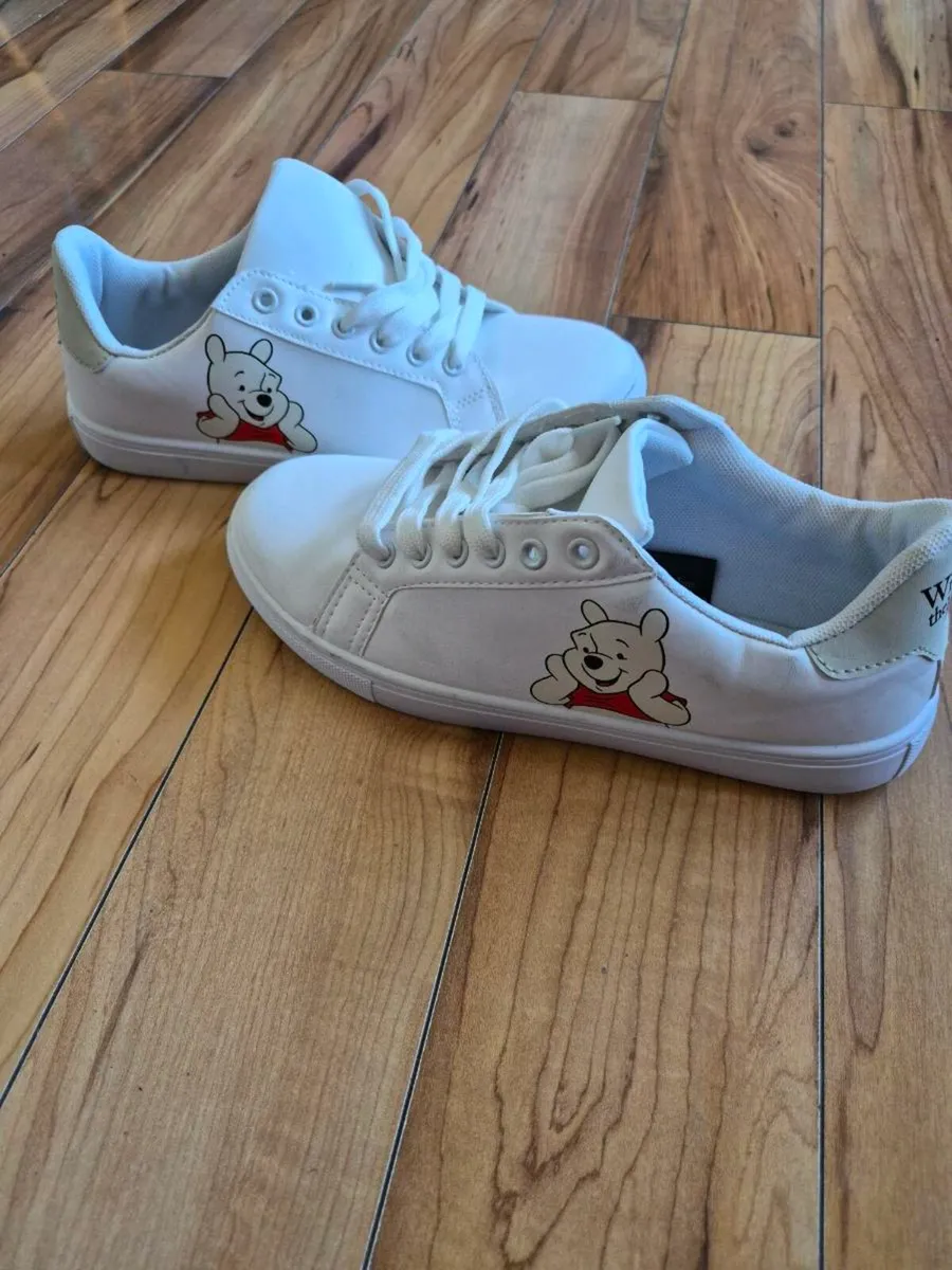 Ladies/ Girls sneakers - Image 4