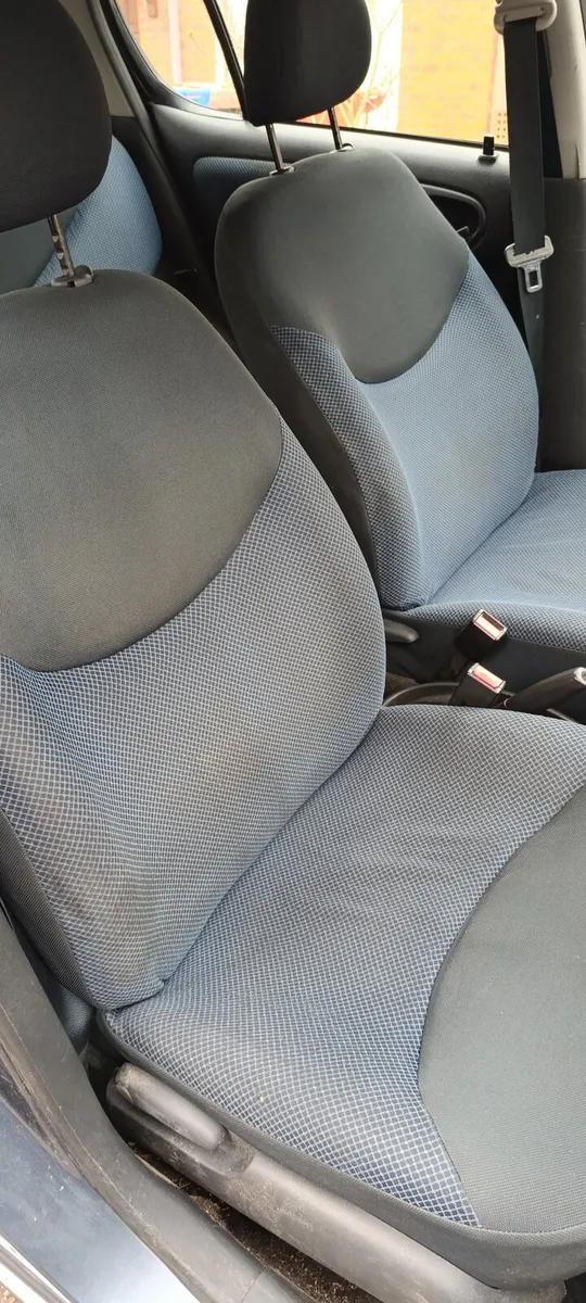 Yaris 1.0 - Image 2